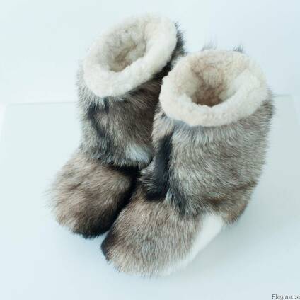 Mens winter boots made of goats fur and wool